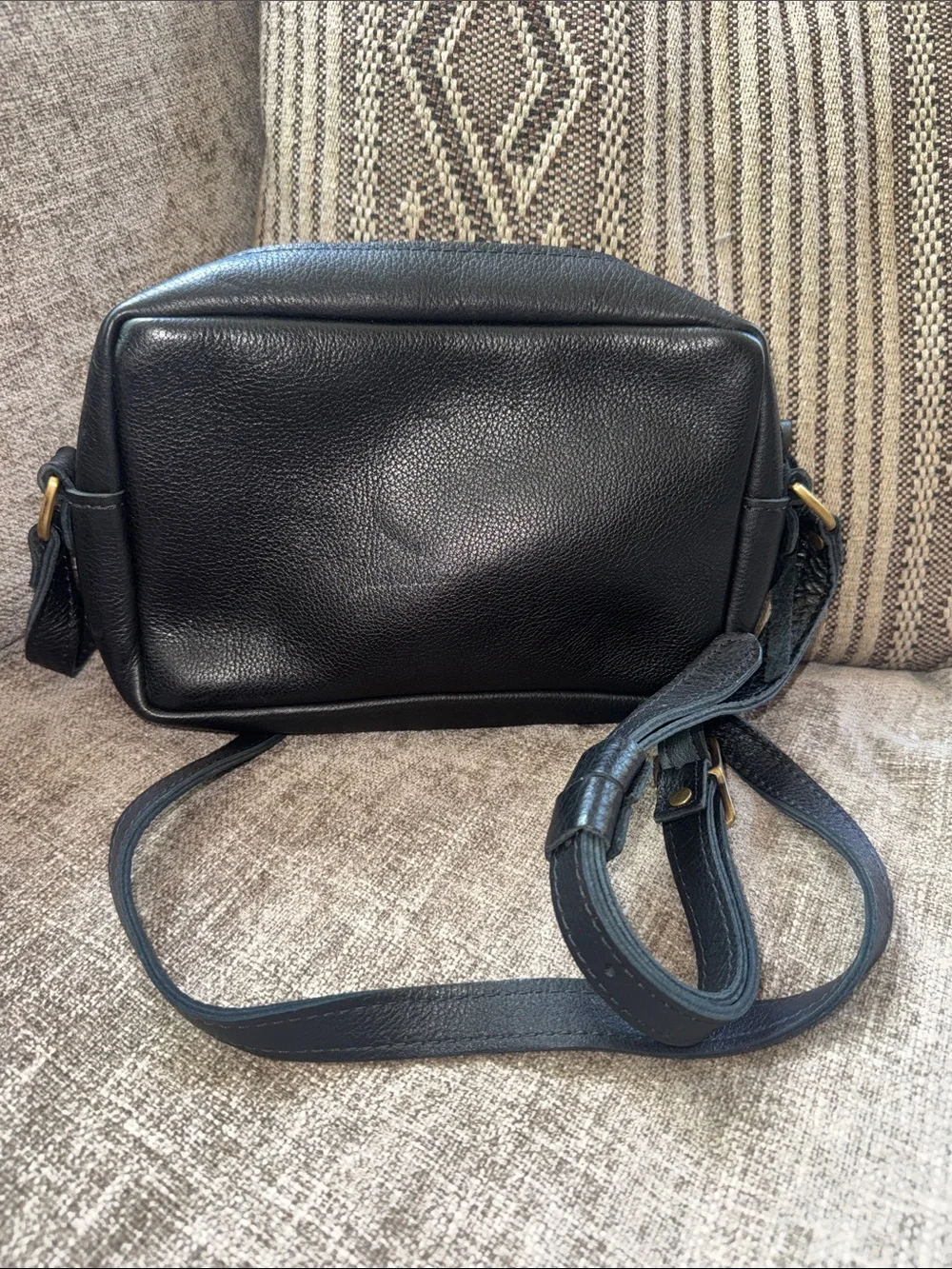 Classic Black Pebble Leather Messenger Crossbody Bag